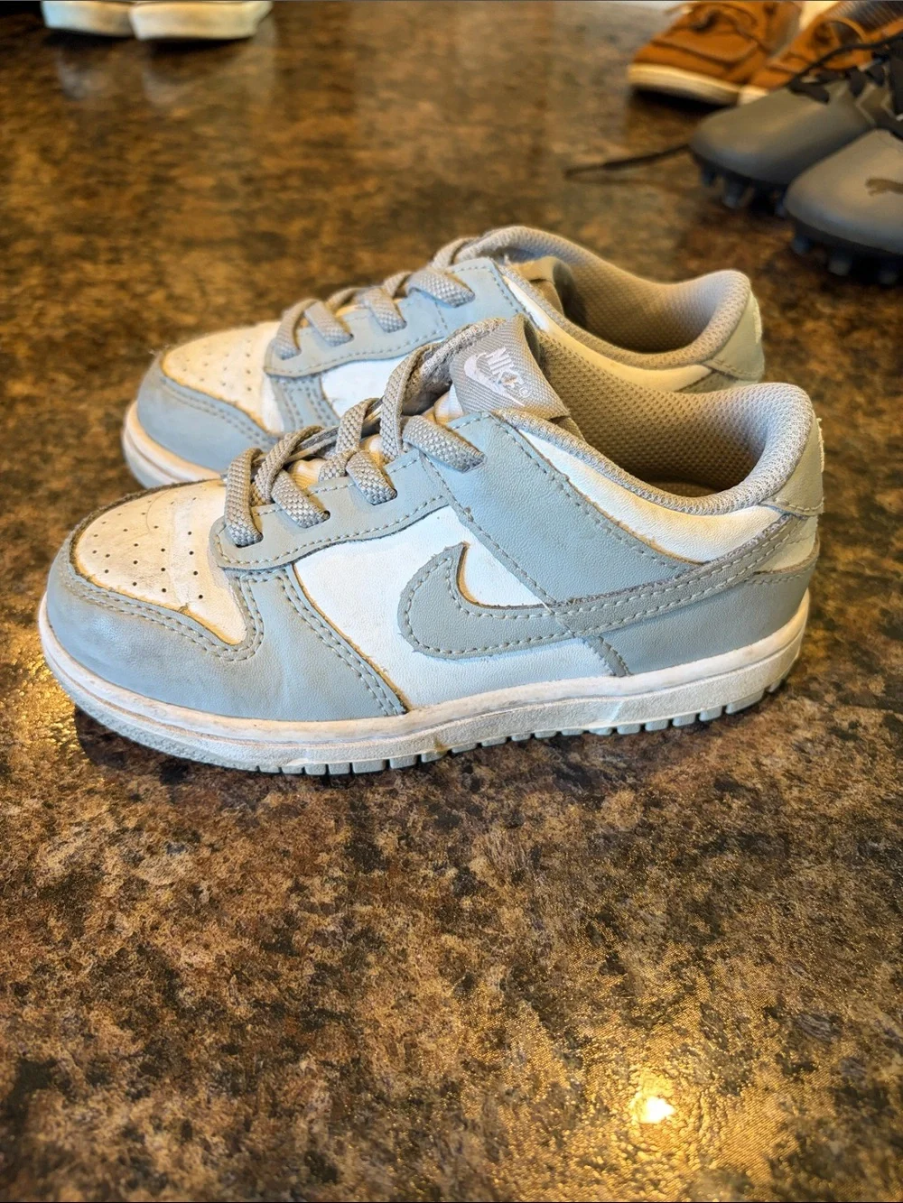 Nike Kids Low-Top Sneakers in Light Gray and White with Suede Accents